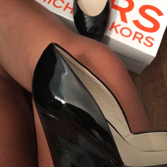For sale! MK patent leather wedges! Barely worn! - Picture 6 of 6